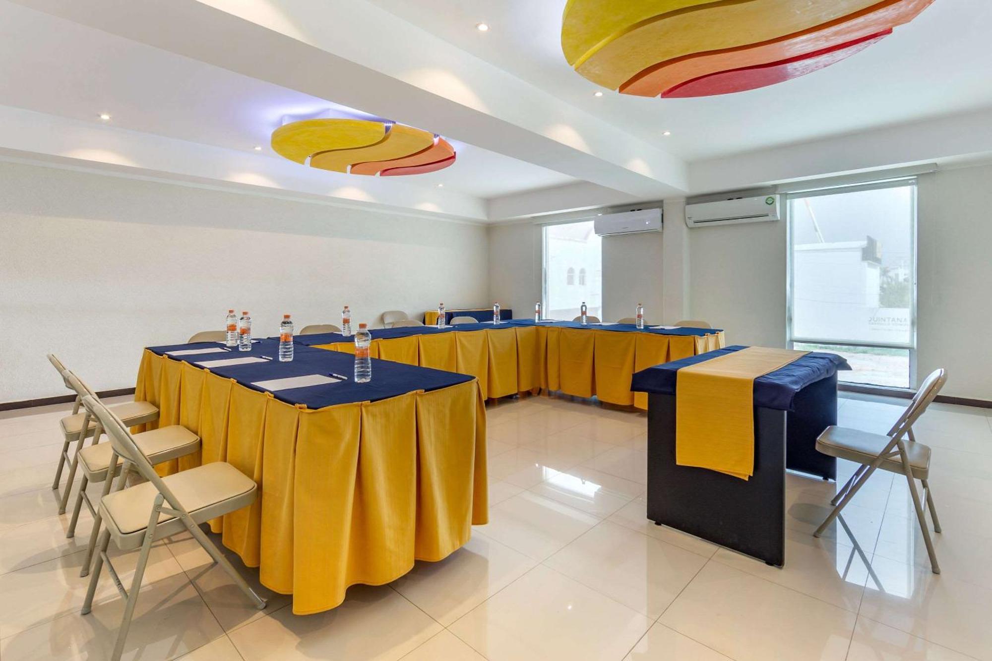 Comfort Inn Cancun Aeropuerto Екстериор снимка