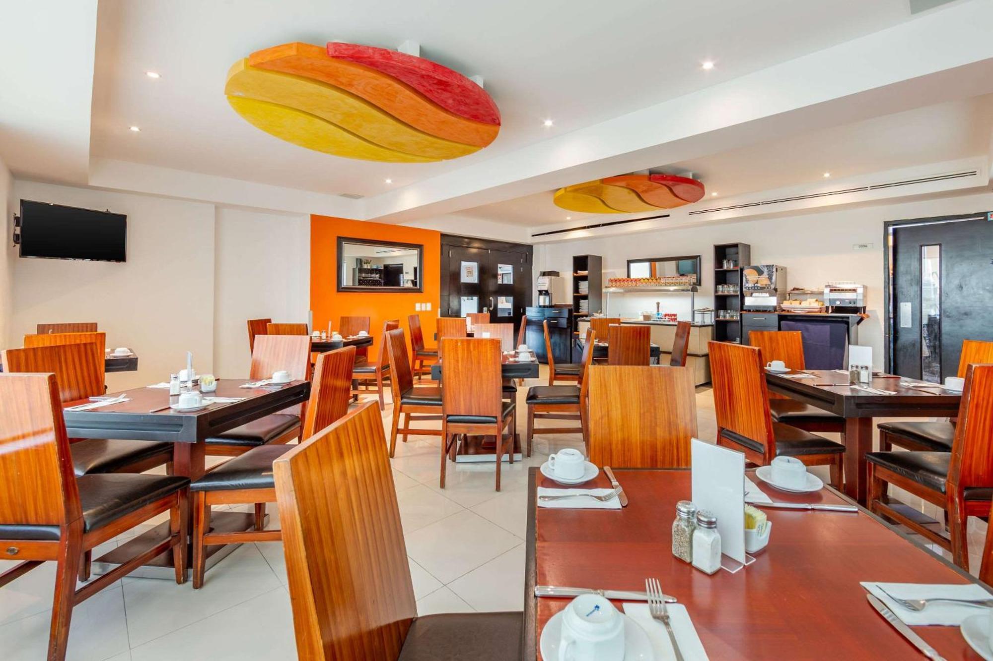 Comfort Inn Cancun Aeropuerto Екстериор снимка